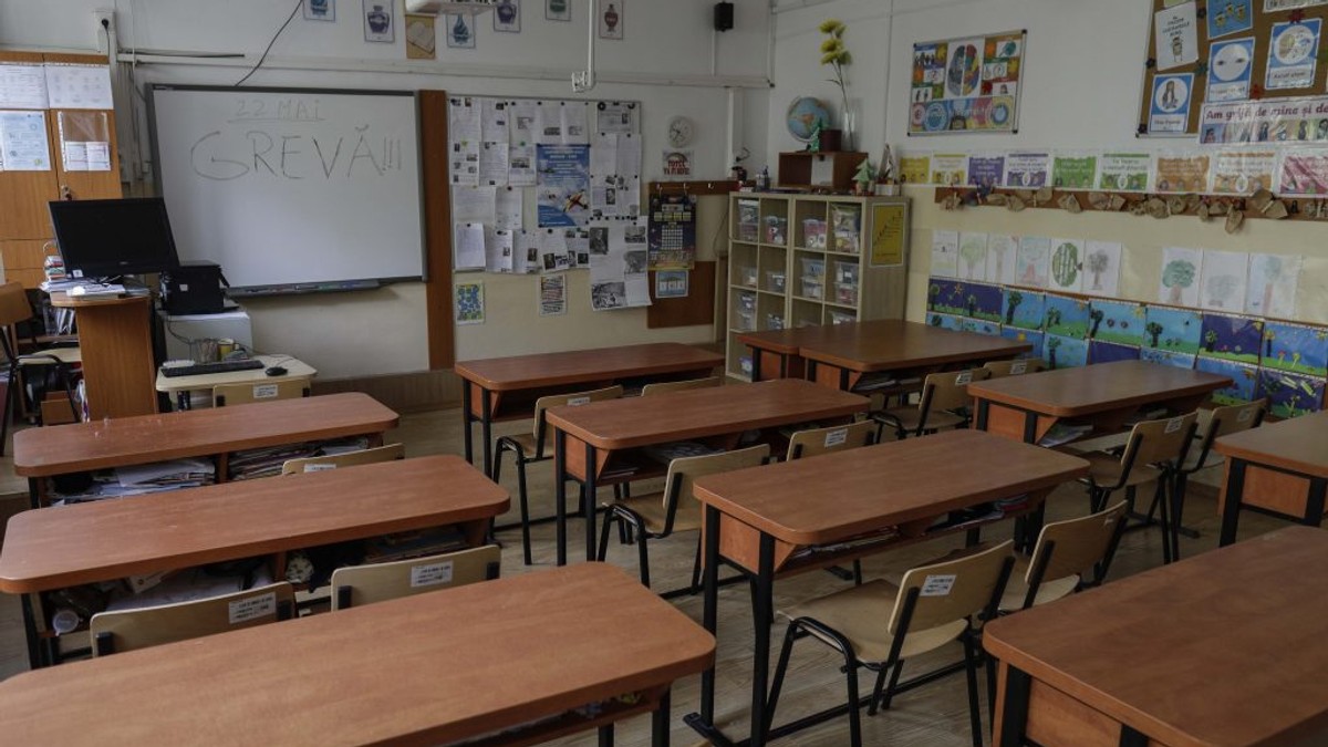 VIDEO Reprezentanți ai elevilor și părinților, apel către profesori să încheie greva, de la pupitrul Guvernului, după întâlnirea cu Ciucă