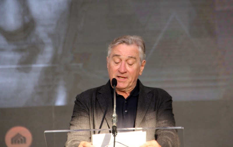Robert De Niro, la 75 de ani, așa cum nu l-ai mai văzut. Cu barbă albă și părul lung | FOTO