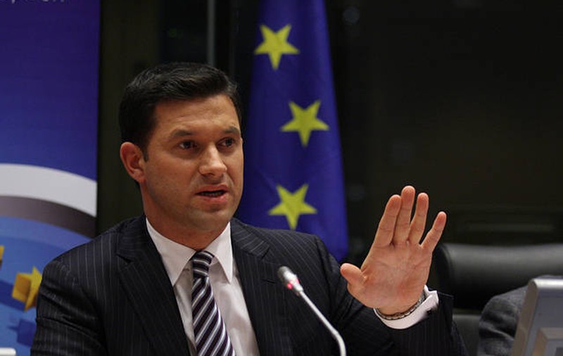 Eurodeputaţii Petru Luhan şi Claudiu Tănăsescu, nominalizaţi la premiul 'Europarlamentarul Anului 2013'