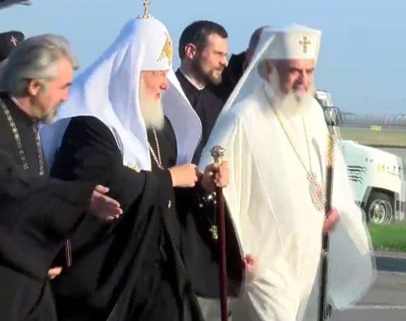 FOTO & VIDEO | Patriarhul Kiril al Rusiei a ajuns la București. „Sunt foarte bucuros să pășesc pe pământul României”