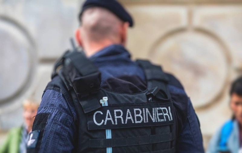 Un român a fost arestat în Italia după ce turiștii au găsit un glonț pe stradă. Cum l-a dat de gol un jaf comis în urmă cu 10 ani