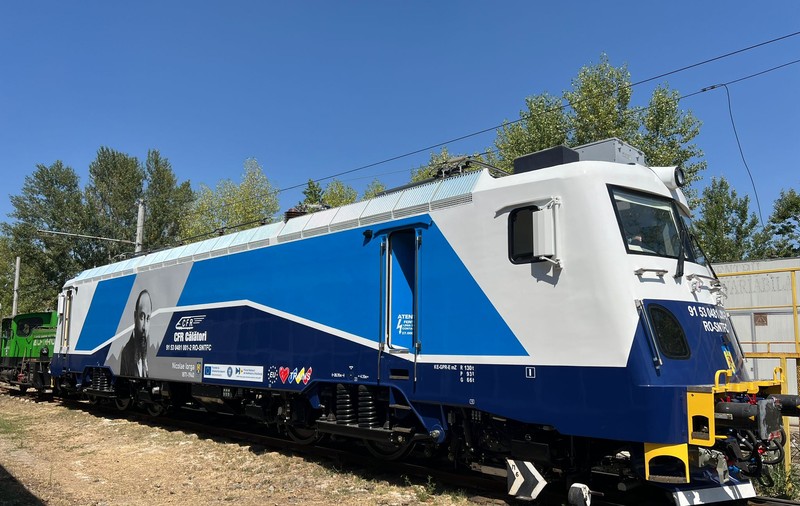 Prima locomotivă electrică modernizată de CFR Călători cu fonduri prin PNRR va circula până la sfârșitul anului. Ce viteză poate atinge