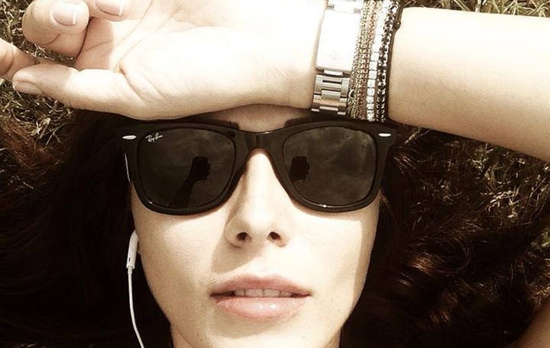 ILINCA VANDICI: "EXISTENŢA noastră ABSURDĂ merită într-adevăr o FRÂNĂ!"