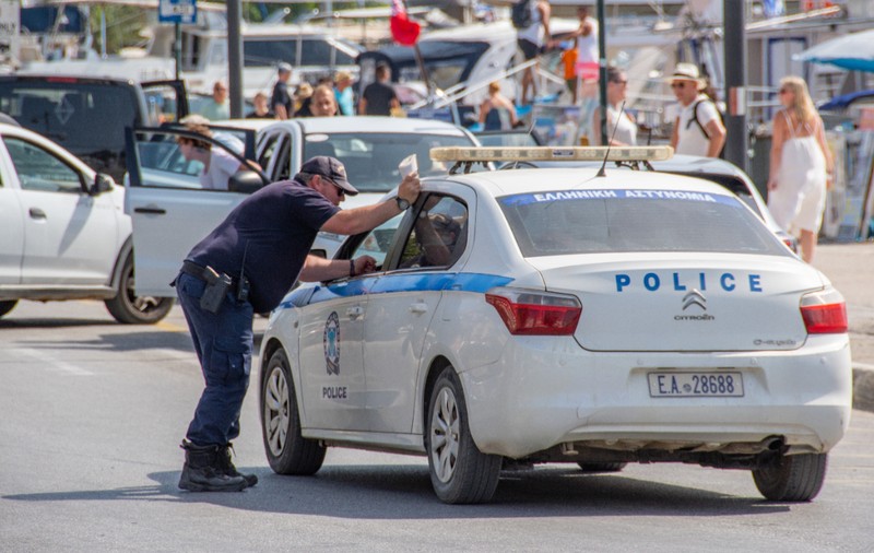 O turistă a primit amendă 350 de euro și a rămas fără permis, în Grecia, pentru o greșeală pe care o fac mulți șoferi: „Unii îmi spun să nu plătesc”