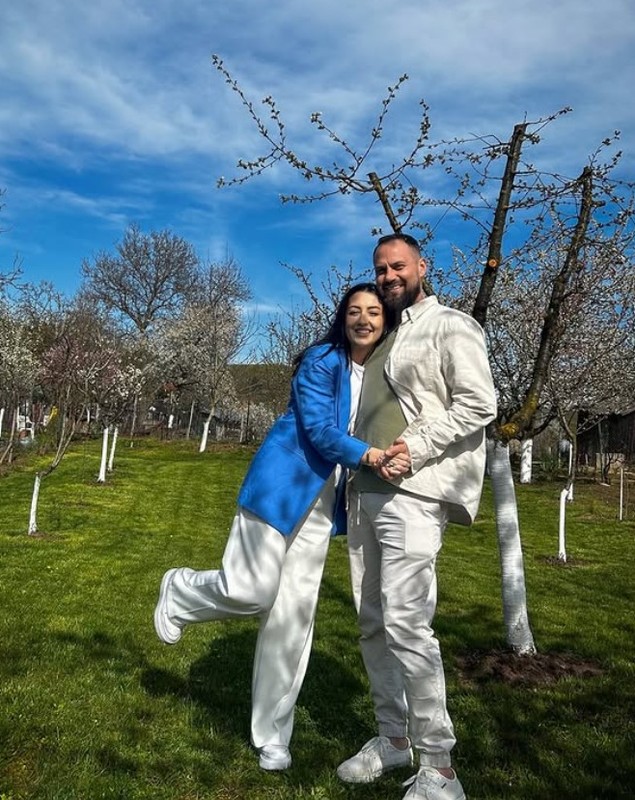 Imagini rare cu copiii vedetelor de la Insula Iubirii. Cum arată acum foștii concurenți în ipostaze de familie