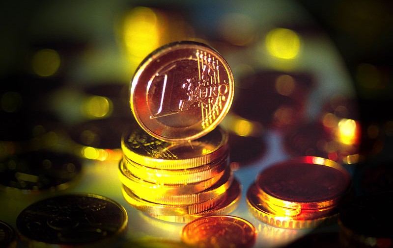 Leul a pierdut 1,8 bani în faţa euro