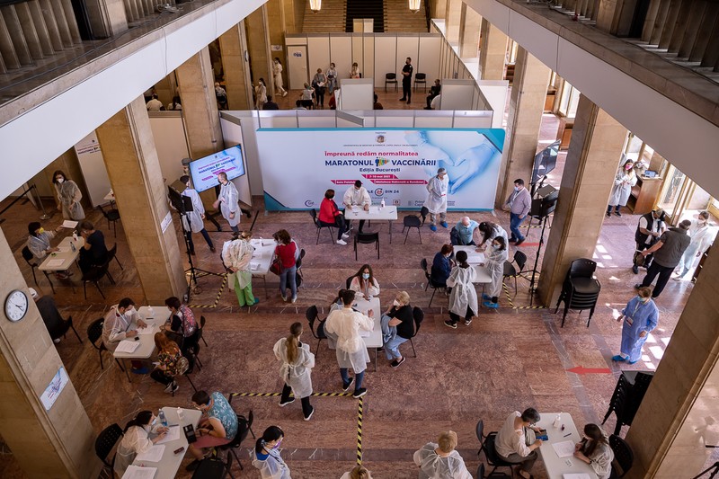La maratonul vaccinării din Capitală au fost imunizate peste 16.000 de persoane. Foto: Eli Driu