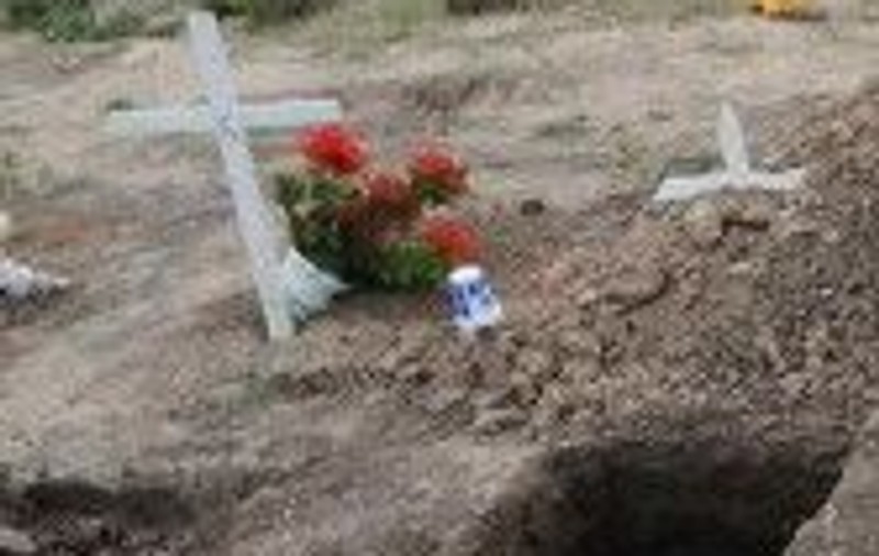 A căzut într-un mormânt, în noaptea de Înviere