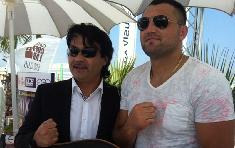 Cristian Ciocan "Hammer" s-a distrat la Mamaia. Vezi de cine a fost însoţit sportivul