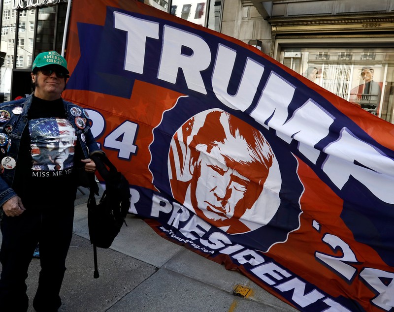 Donald Trump se predă astăzi în fața instanței din New York. Măsuri sporite de securitate, în așteptarea unor proteste de amploare