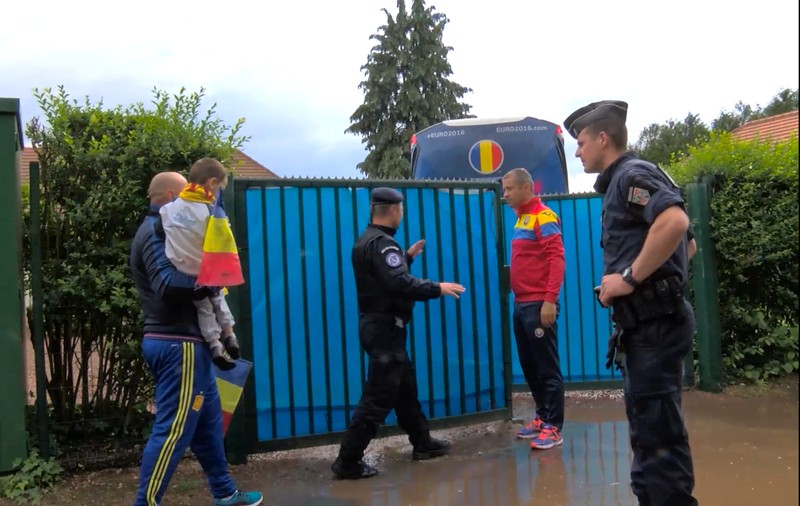 Euro 2016. Oficialii FRF au ignorat regulile stricte de securitate impuse de forțele de ordine / VIDEO
