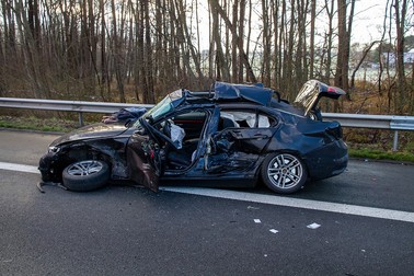 Șoferul de 51 de ani al mașinii n-a supraviețuit. Foto: Pompierii din Porta