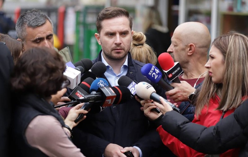 Locatarii blocului care a explodat în Rahova au la dispoziție trei modalități de relocare și vor primi un ajutor de 1.500 de lei