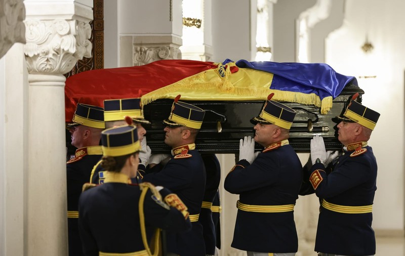 Laude la adresa lui Ion Iliescu, din partea Ambasadei Rusiei și a unor oameni politici: „Un Marc Aureliu în viață și în amurgul ei”