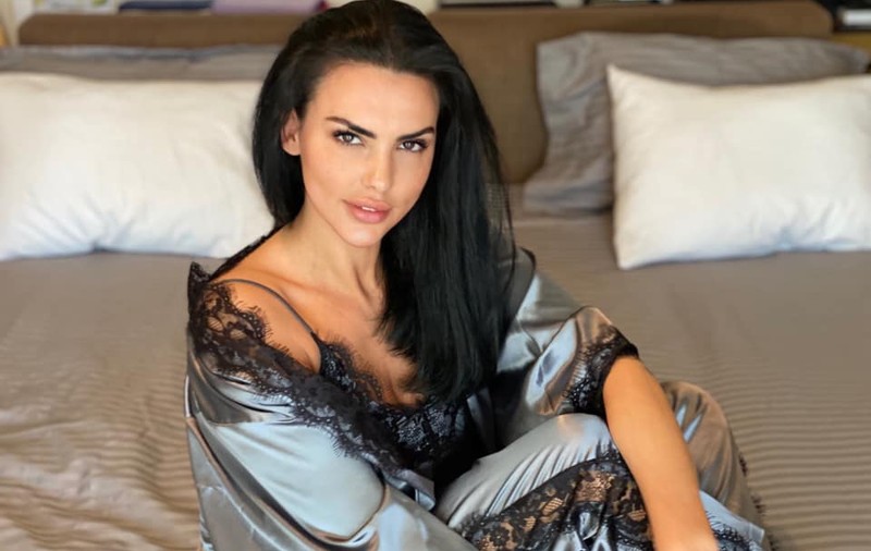 Lavinia Pârva, aspru criticată de fani după ce și-a mărit buzele. „De ce te-ai mutila așa?”