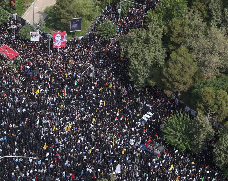 Funeralii cu mii de oameni pentru liderul politic al Hamas, Ismail Haniyeh. Participanții au scandat „moarte Israelului” şi „moarte Americii”