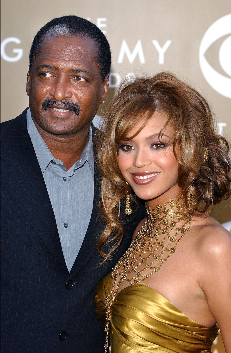 © Hahn-Khayat/ABACA. 55757-8. Los Angeles-CA-USA, February 8, 2004. Beyonce Knowles and her father Matthew Knowles arrive at the 46th Annual Grammy Awards at the Staples Center