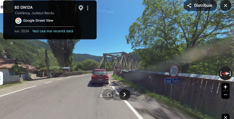 Indicatoarele care resticționează greutatea vehiculelor au apărut în 2022 Sursa foto: Google Maps