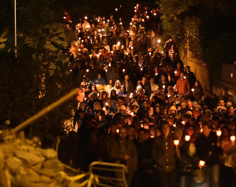 Un an de la cutremurul devastator din Amatrice | Oamenii au marcat tragedia, în timp ce acuză autoritățile că au uitat de ei