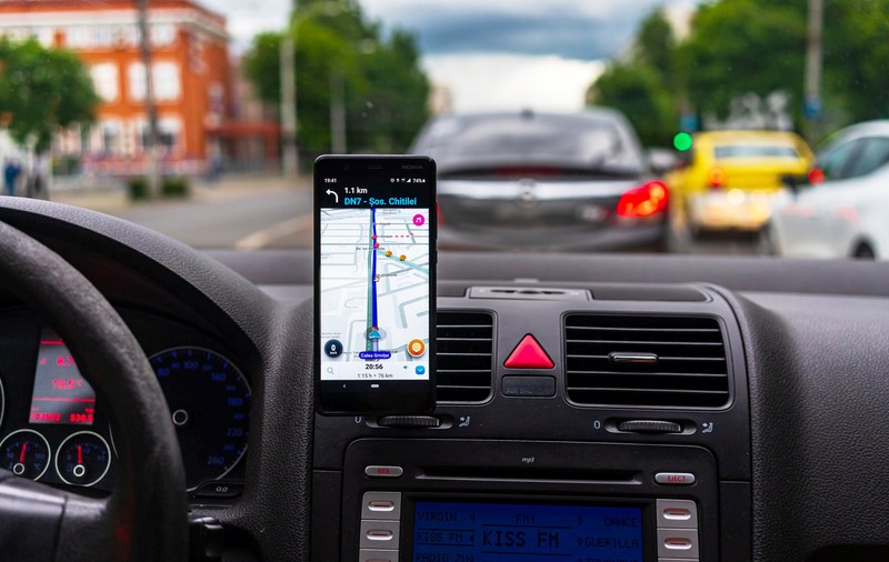 Google Maps vs Waze. Care sunt diferențele dintre cele două aplicații de navigație