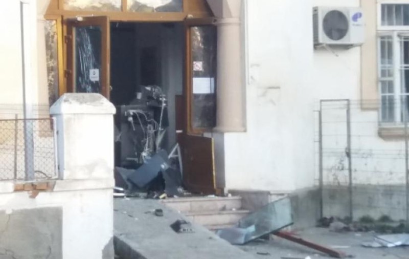 Bancomat din Brăila, distrus de o explozie. Care a fost planul unui bărbat, ca să fure banii