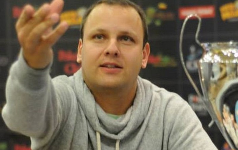 El este ROMÂNUL care s-a ÎMBOGĂŢIT peste NOAPTE! Uite CE A FĂCUT ca să PUNĂ MÂNA pe o SUMĂ FABULOASĂ!