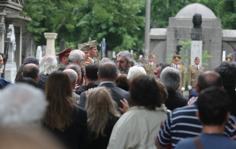 Regizorul Lucian Pintilie a fost înmormântat sâmbătă, la Cimitirul Bellu din Capitală