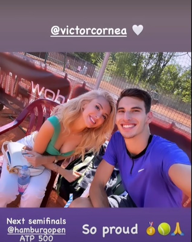 Sărut între Andreea Bălan și Victor Cornea. Unde se află îndrăgostiții și cum s-au pozat