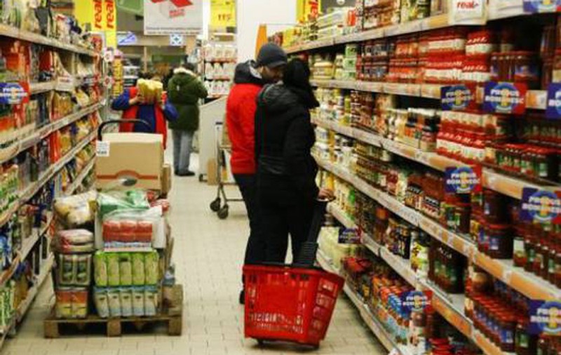 Semne bune de la consum! Bombardați de promoțiile zilnice, românii au ieşit din nou la cumpărături
