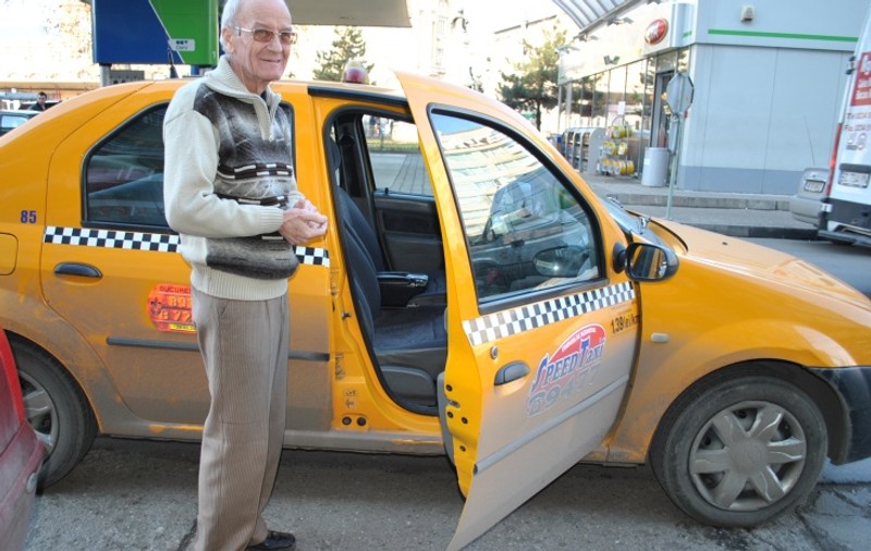 Taximetristul pasionat de IT îţi oferă internet gratuit în timpul cursei