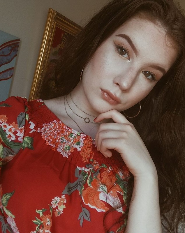 Narcisa Suciu, pe vremea când avea vârsta fiicei ei. Ce zici, seamănă? | FOTO