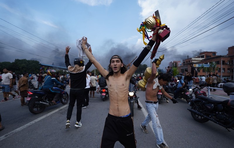 Nepal e în stare de asediu, armata patrulează Kathmandu după protestul Generației Z