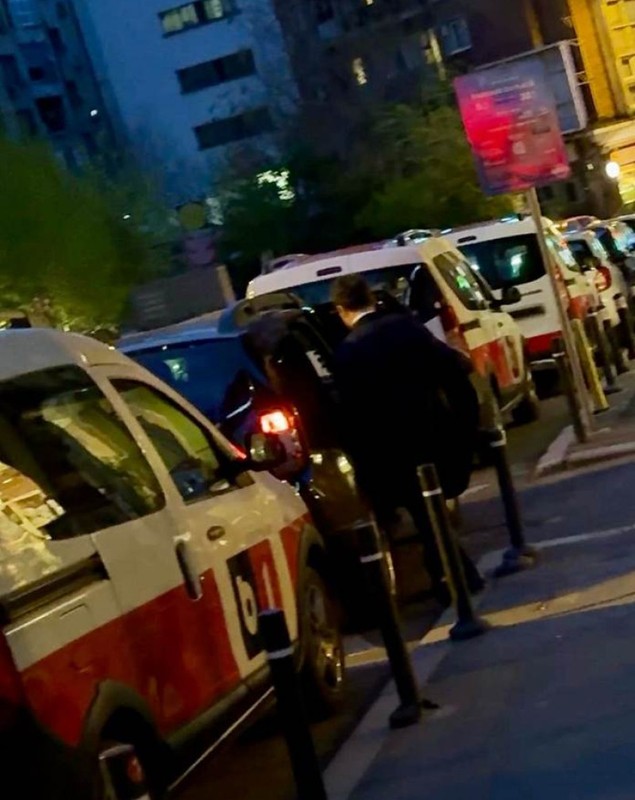 Nicușor Dan, fotografiat când folosea mașina Primăriei Capitalei în timpul campaniei electorale, deși legea interzice acest lucru. Reacția candidatului la prezidențiale