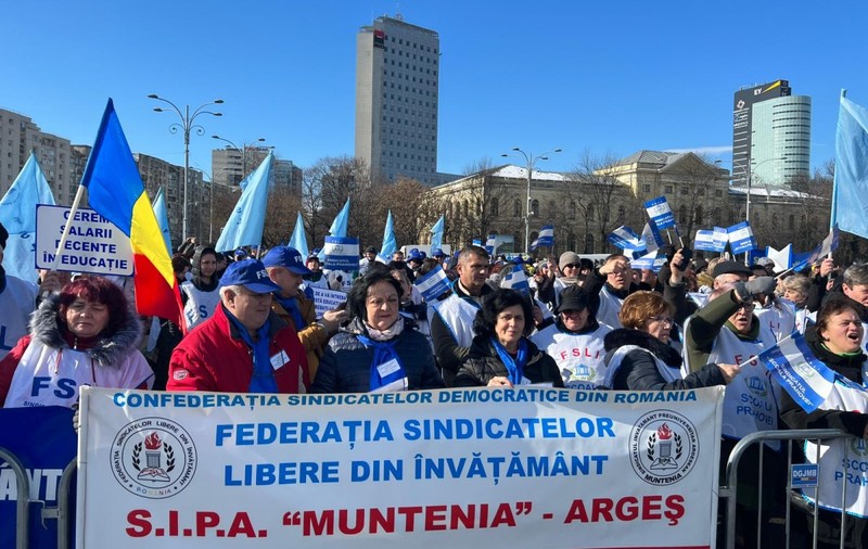 Sindicatele din Educaţie amenință cu greva generală dacă Guvernul nu rezolvă problema salarizării
