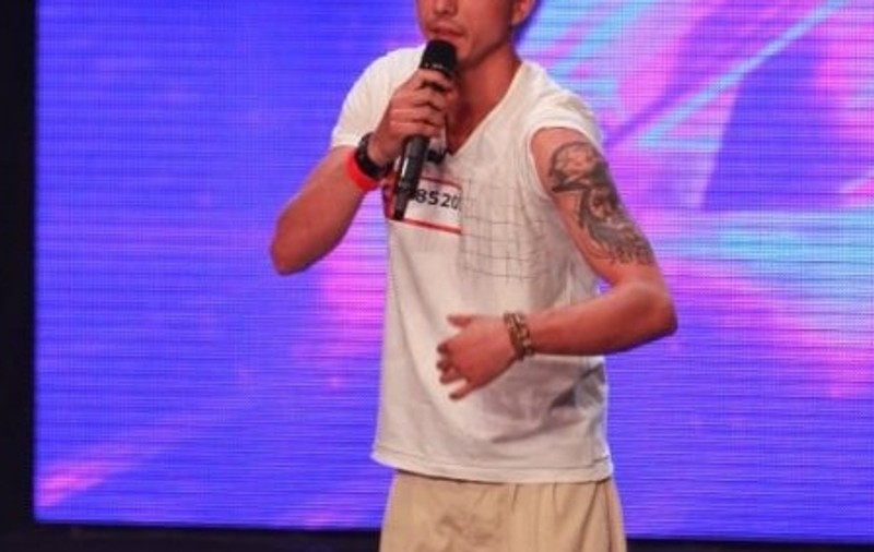 X Factor | El e tânărul care i-a impresionat pe juraţi. Vezi ce a spus el pe scenă