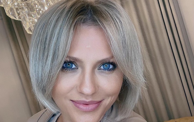 Mirela Vaida a pozat în lenjerie intimă. Imaginile au stârnit controverse pe internet