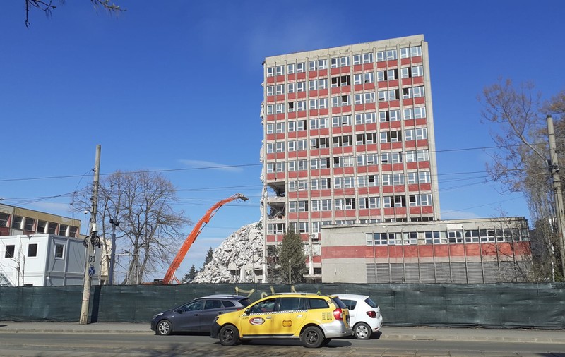 Fabrică din București, dărâmată pentru a face loc unui cartier de 1 miliard de euro