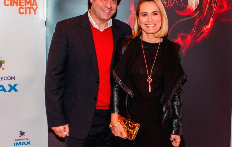 Andreea Esca și Alexandre Eram, ţinute asortate la lansarea evenimentul de lansare al filmului «Jocurile Foamei»