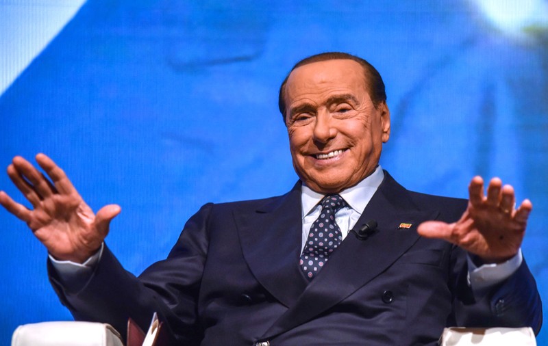 Silvio Berlusconi a murit. Viața și scandalurile din jurul omului care a marcat politica, televiziunea și fotbalul din Italia