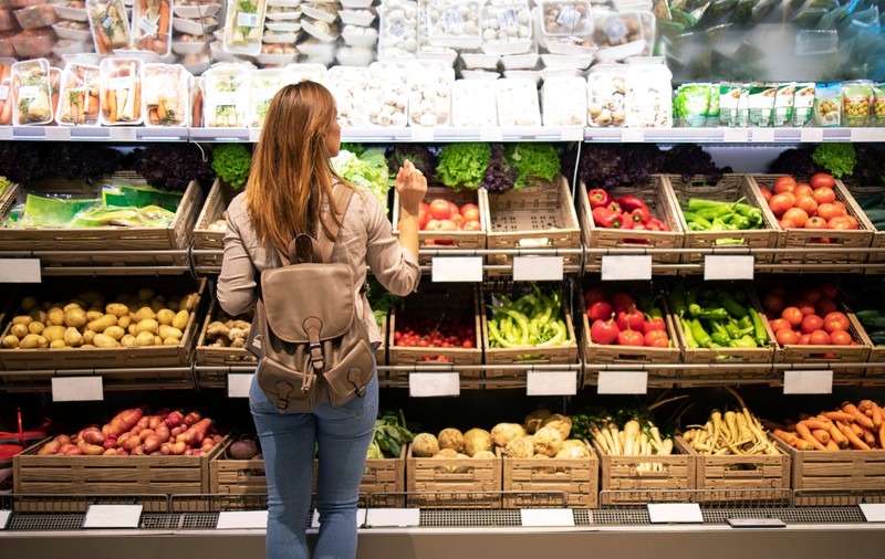 Rețelele sociale schimbă coșul de cumpărături al românilor: ce alimente cresc cel mai mult în consum