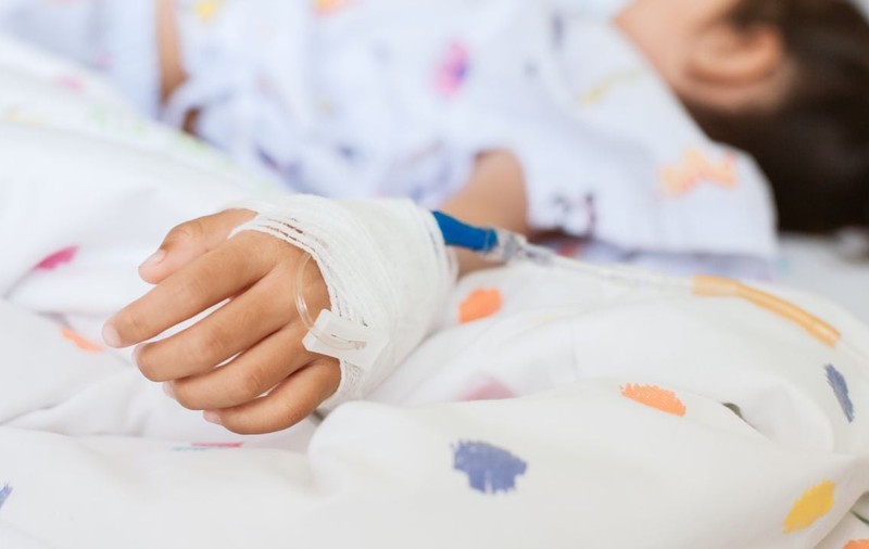 60 de copii spălaţi cu insecticid, de la începutul anului. Medic: Oamenii au iniţiativele acestea din cauza prostiei