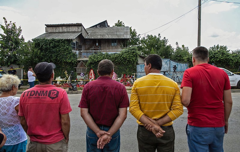 FOTOREPORTAJ | Casa ororilor din Caracal, un obiectiv turistic macabru. Oamenii din alte orașe și județe vin s-o vadă ”cu ochii lor”