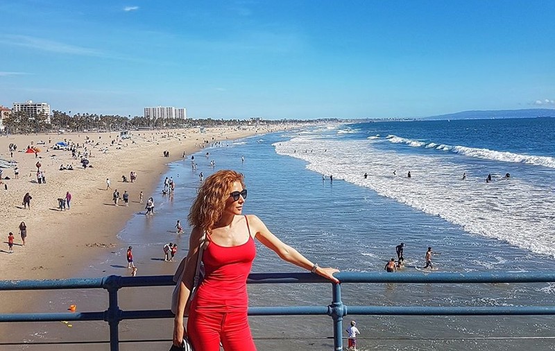 Carmen Brumă, perfectă în costum de baie. Și-a etalat trupul pe plajele din America | FOTO