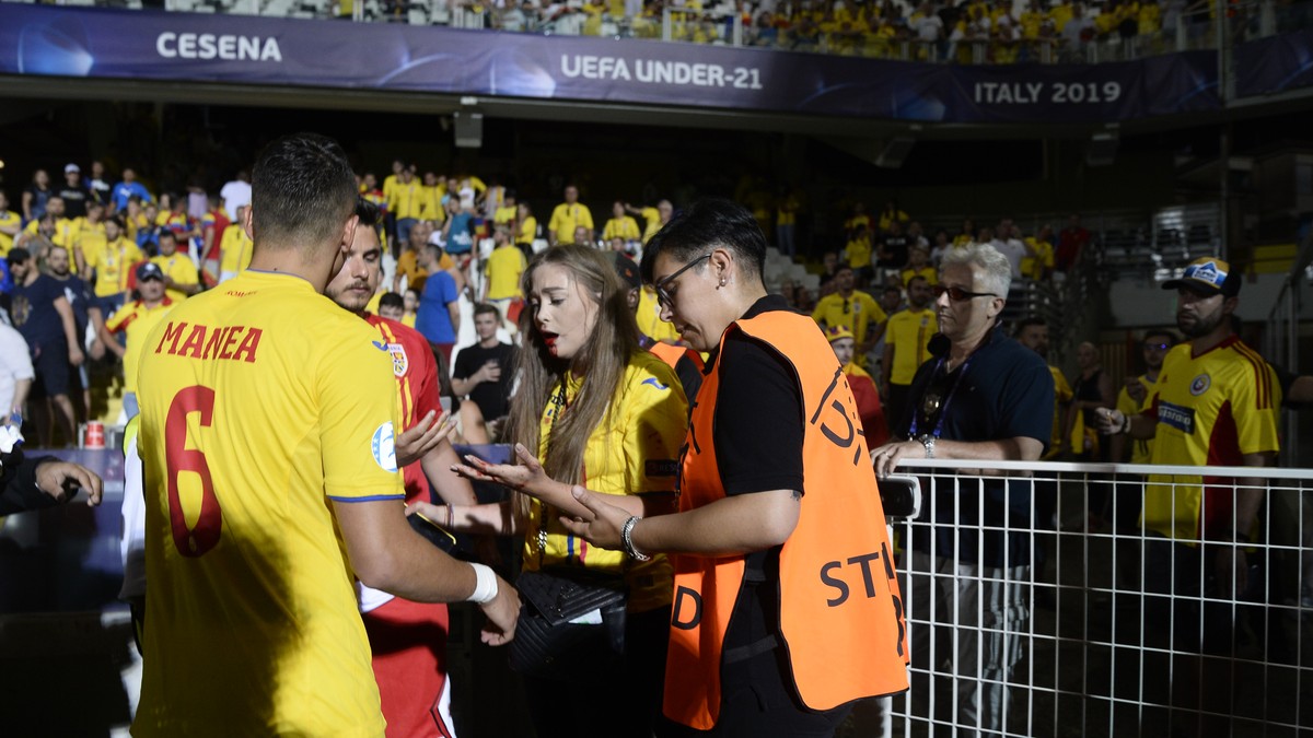 Prietena lui Cristi Manea a fost bătută pe stadion la finalul meciului