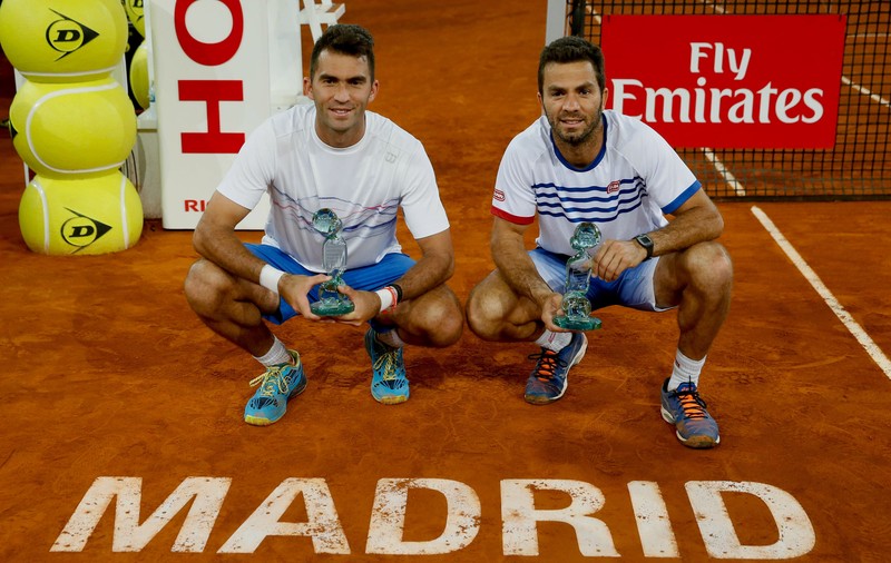 Jucătorul de tenis Horia Tecău a primit trofeul de campion mondial la dublu pe anul 2015