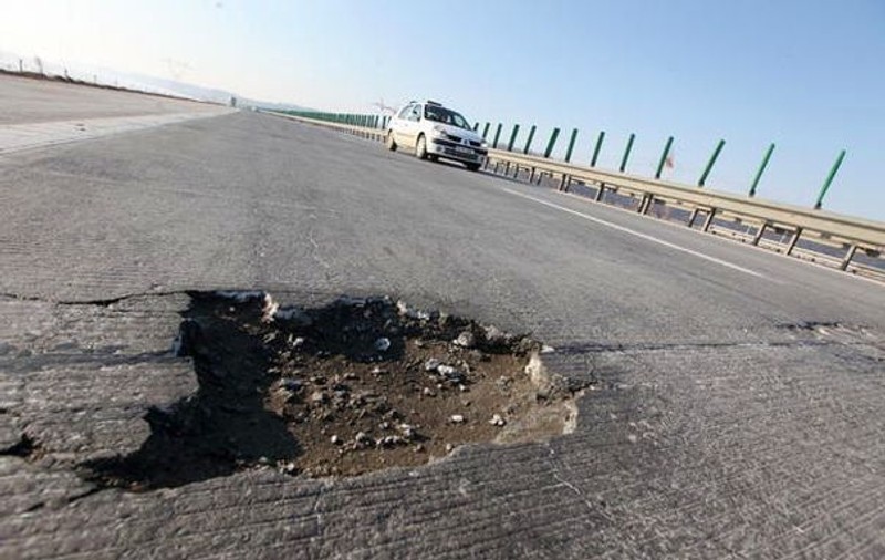 Atenție, șoferi! Se fac lucrări pe autostradă!