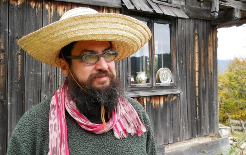 Roger Mena s-a mutat în Cluj. Artistul mexican a fotografiat-o pe Claudia Schiffer