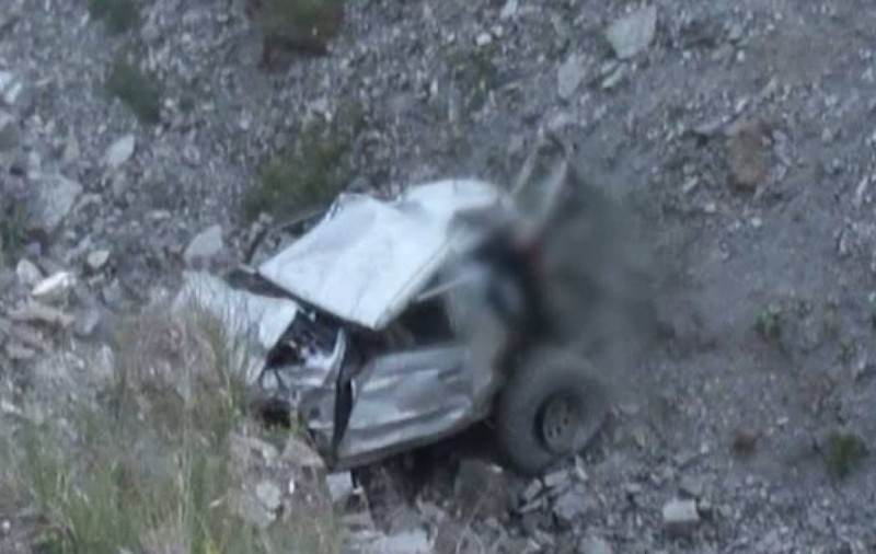 Un șofer s-a prăbușit într-o râpă cu mașina. Accident pe Transfăgărășan
