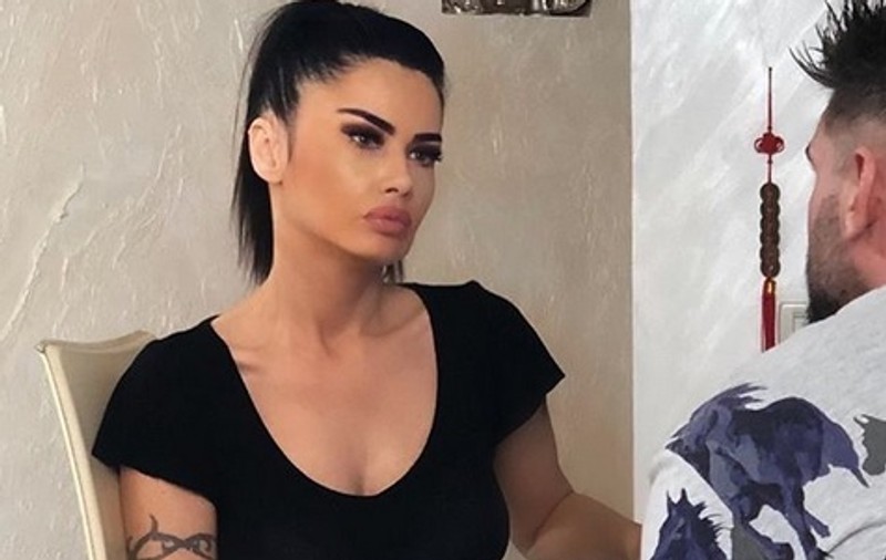 Oana Zăvoranu, imaginea unui site de escorte. Vedeta a cerut ajutorul celor care o urmăresc. “Îmi sună telefoanele noaptea ca la gară”