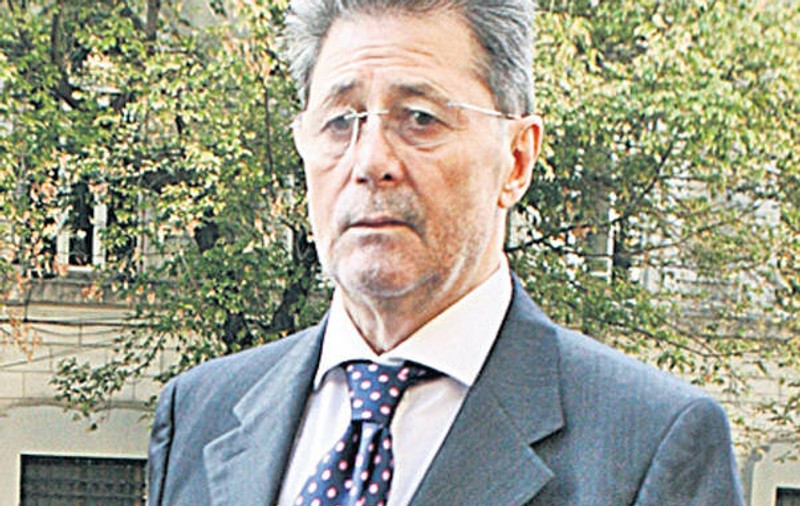 CORNEL DINU e bunic! NAŞUL copilului este un român PUTRED DE BOGAT